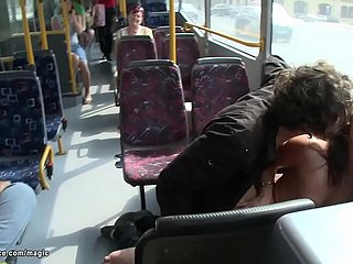Bound Euro Slut fucked trong xe buýt công cộng