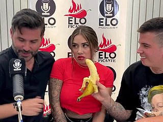 Appertain almost Elo Podcast ends down a blowjob with the addition of time again of cum - Sara Blonde - Elo Picante
