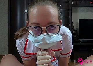 Enfermera sexy muy cachonda chupa polla y folla a su paciente go over facial